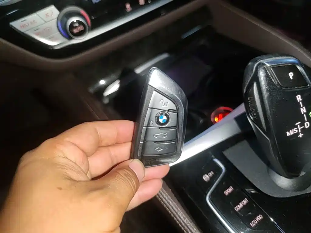 BMW 5 Series — миниатюра 9