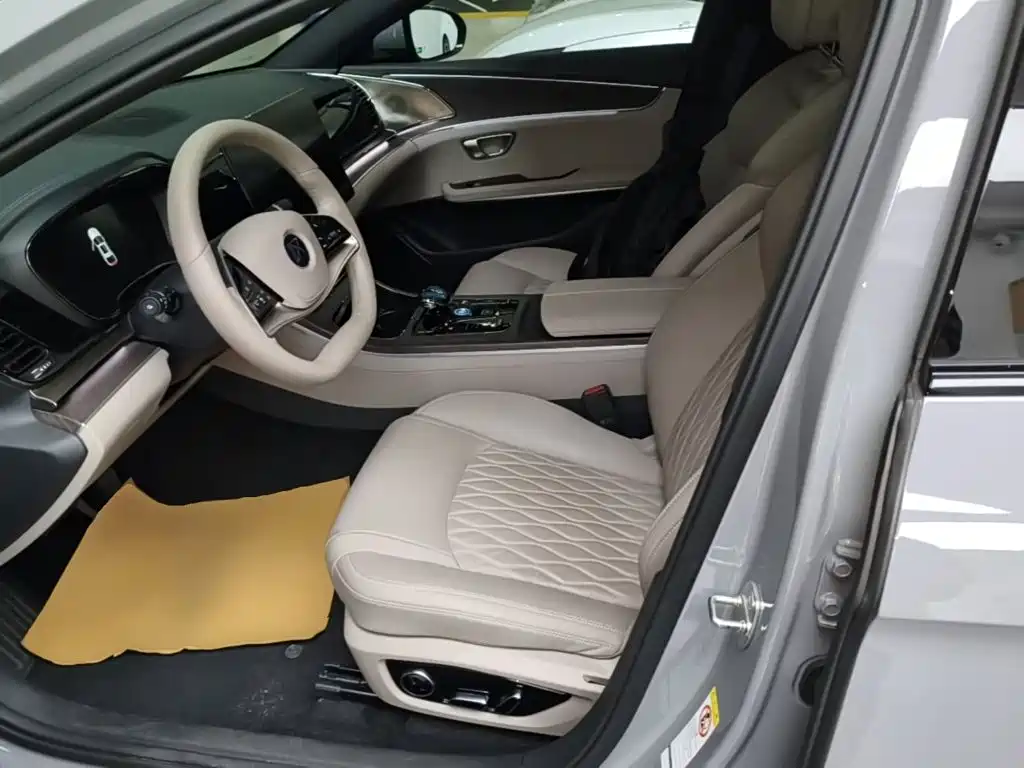 BYD Han — миниатюра 15