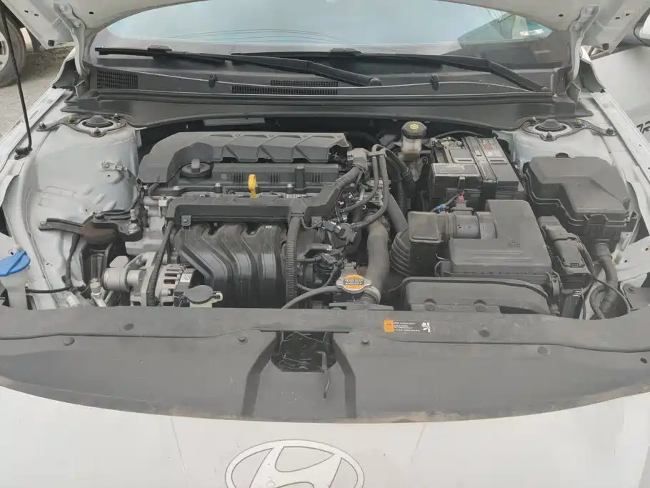 Hyundai Elantra — миниатюра 10