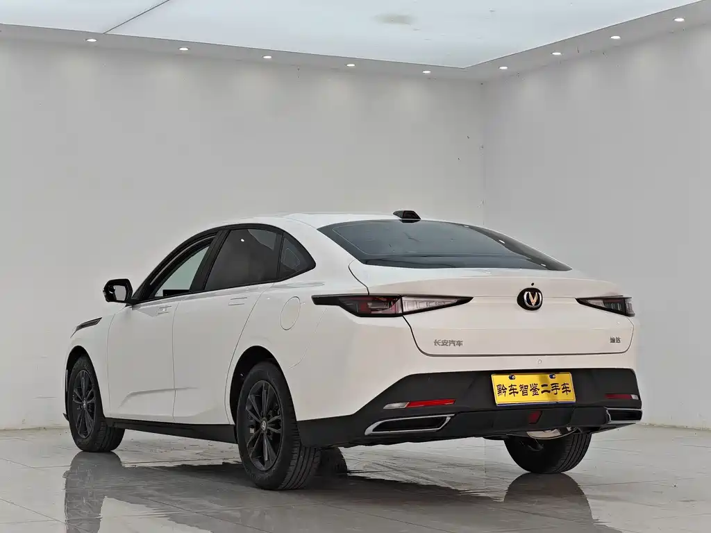 Changan Yida — миниатюра 4