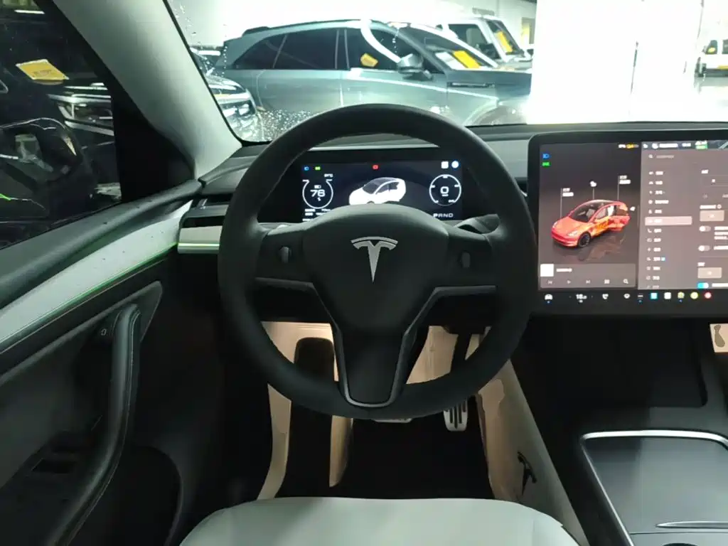 Tesla Model Y — миниатюра 11