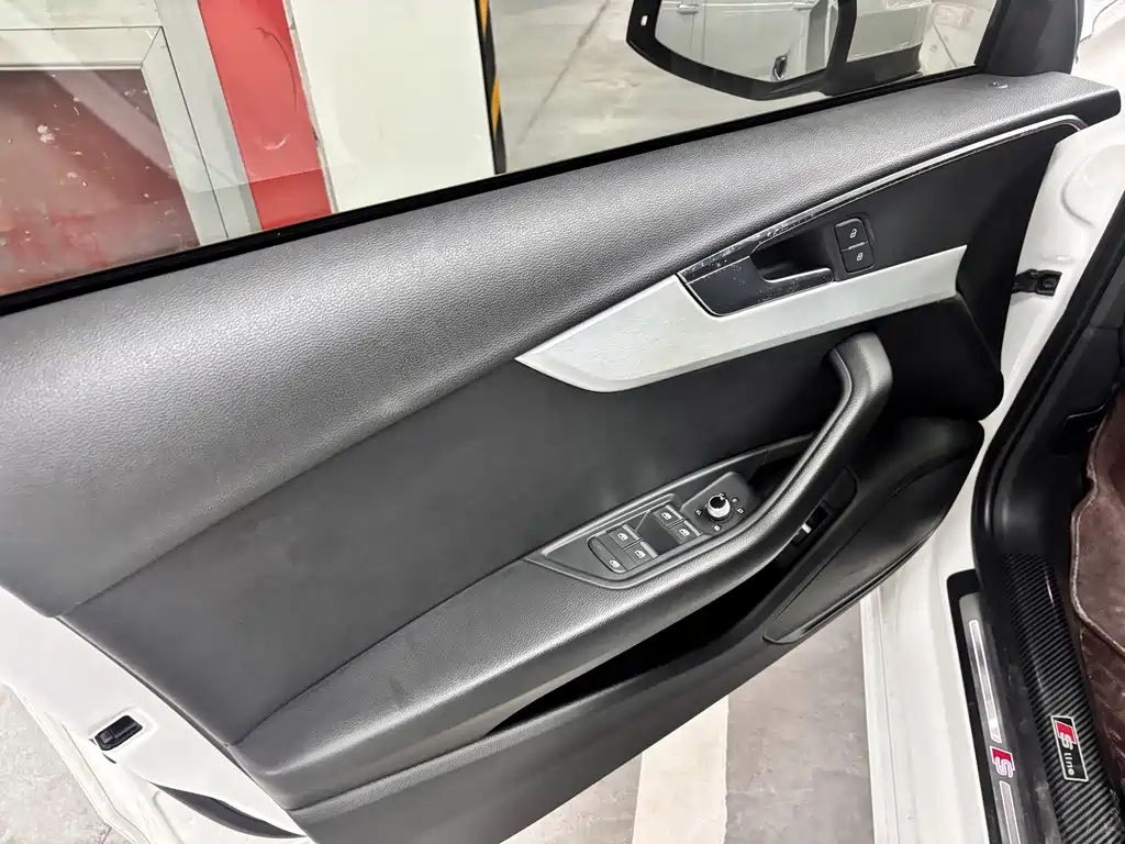 Audi A4L — миниатюра 5