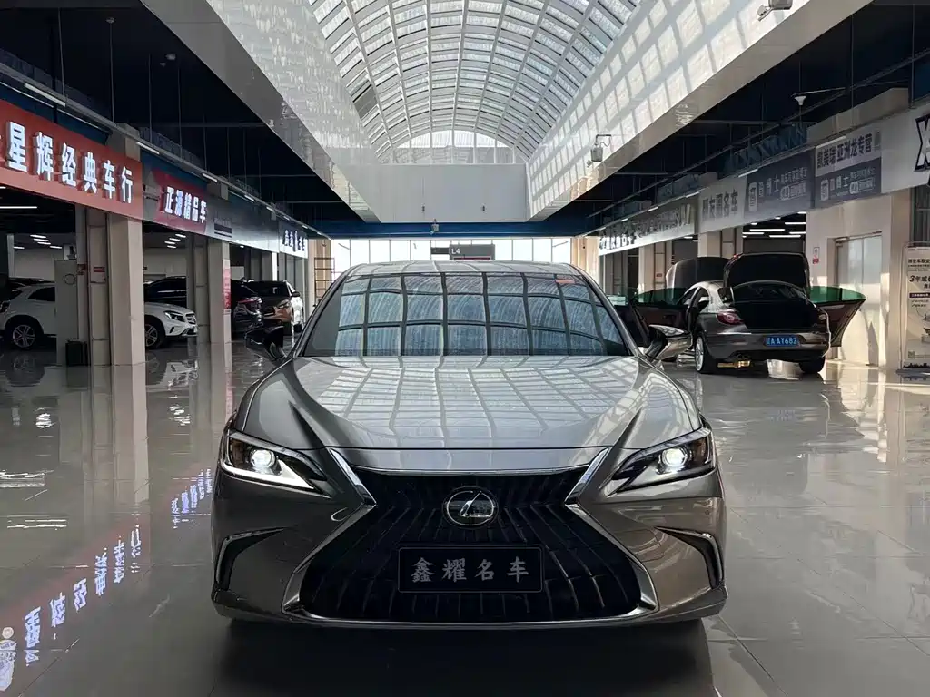 Lexus ES — миниатюра 2