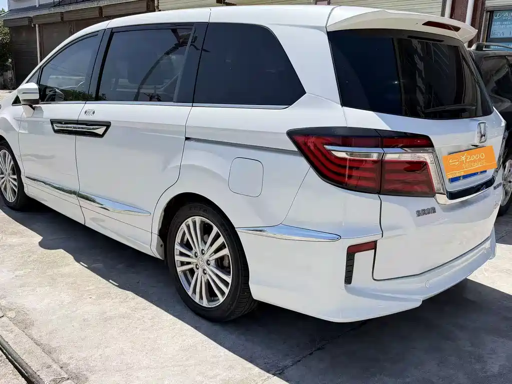Honda Elysion — миниатюра 6
