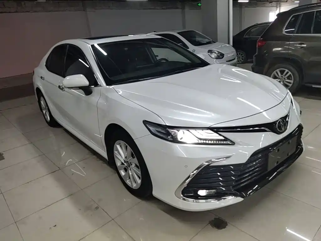 Toyota Camry — миниатюра 4