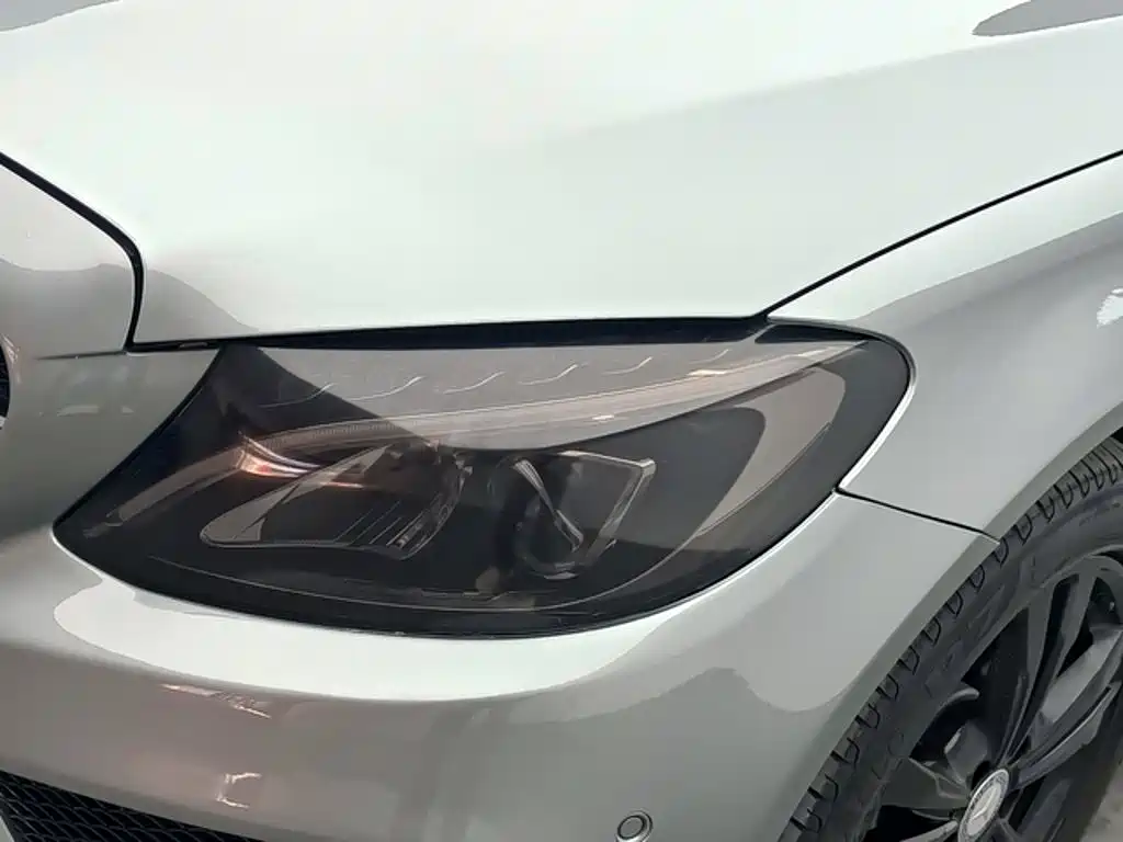 Mercedes-Benz C-Class — миниатюра 13