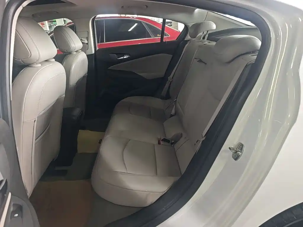 Chevrolet Cruze — миниатюра 17