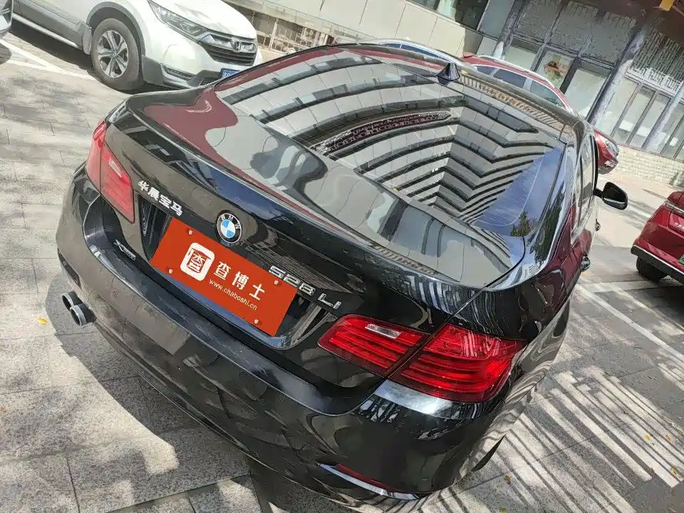 BMW 5 Series — миниатюра 3