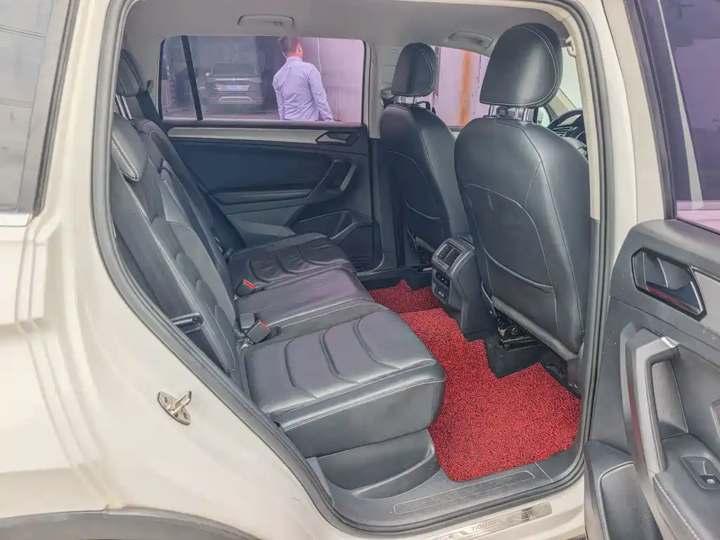 Volkswagen Tiguan L — миниатюра 21