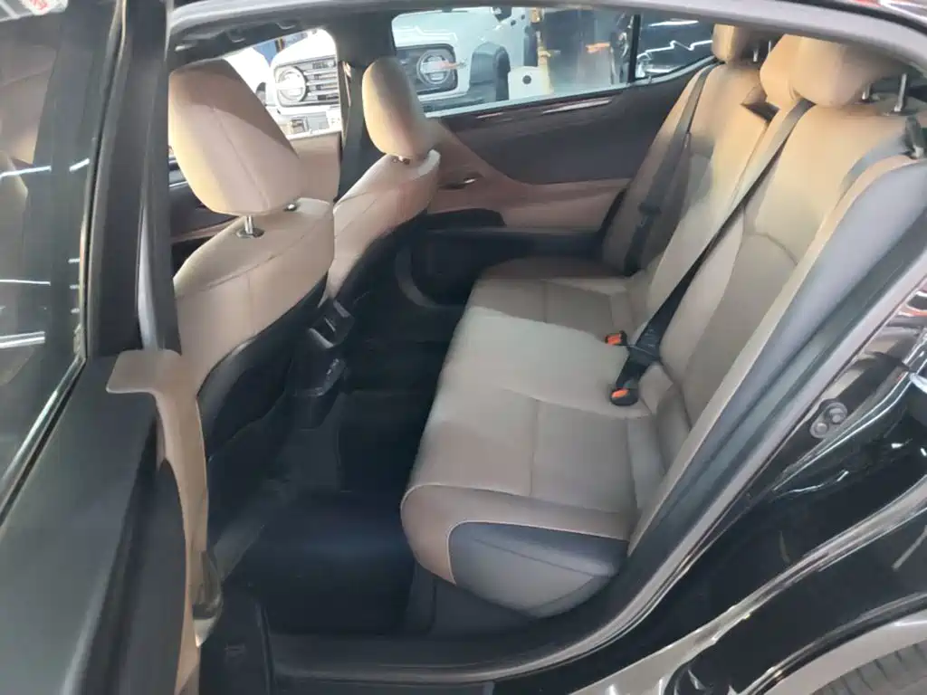 Lexus ES — миниатюра 17