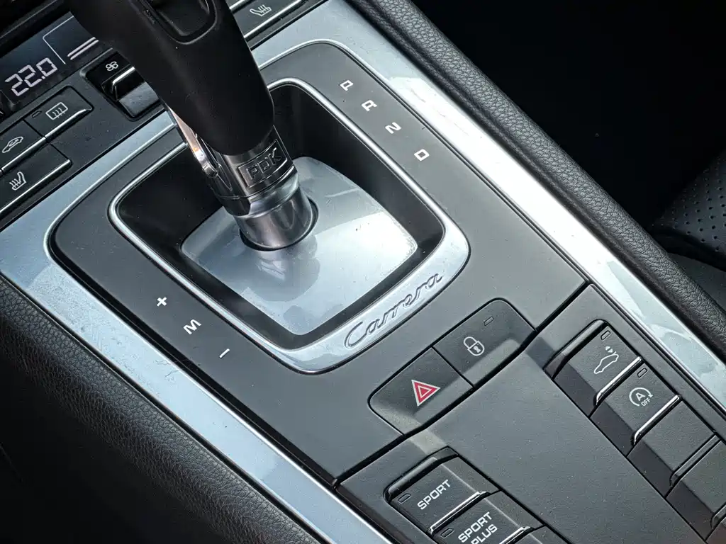 Porsche 911 2015 Carrera 4 3.4L Style Edition