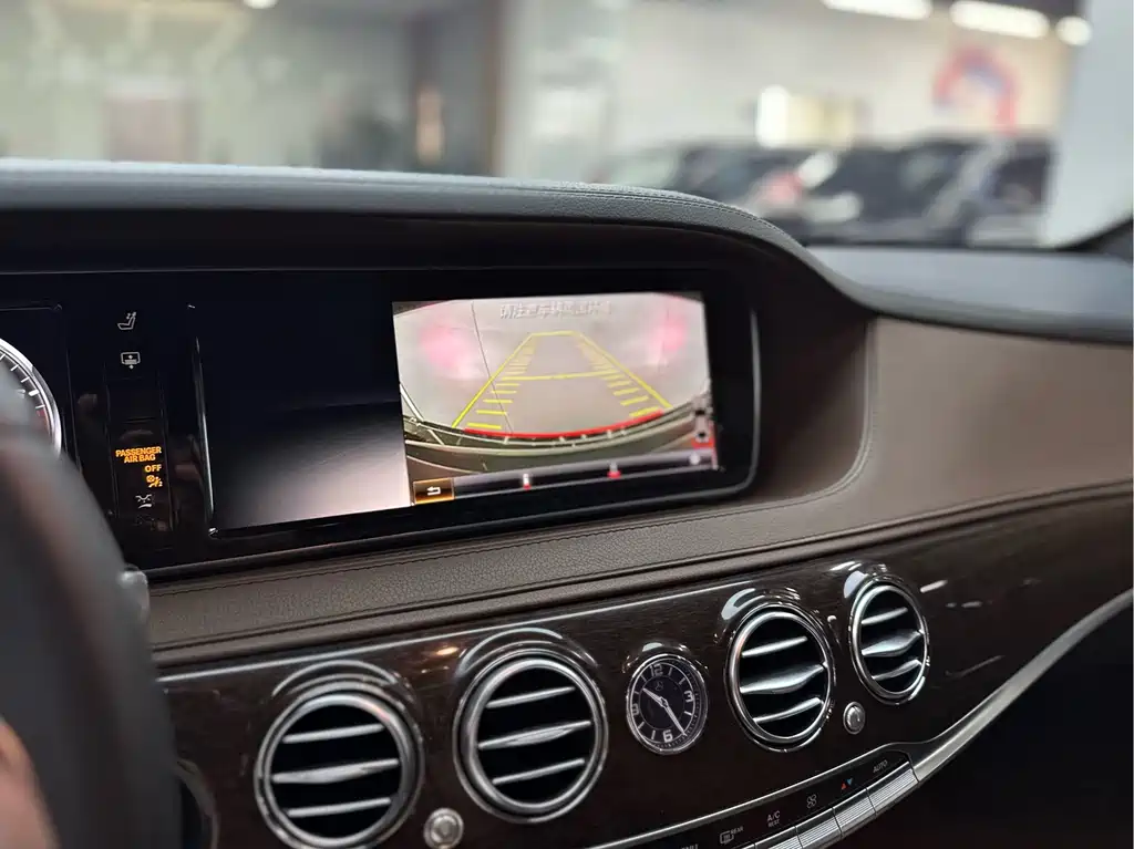 Mercedes-Benz S-Class — миниатюра 13