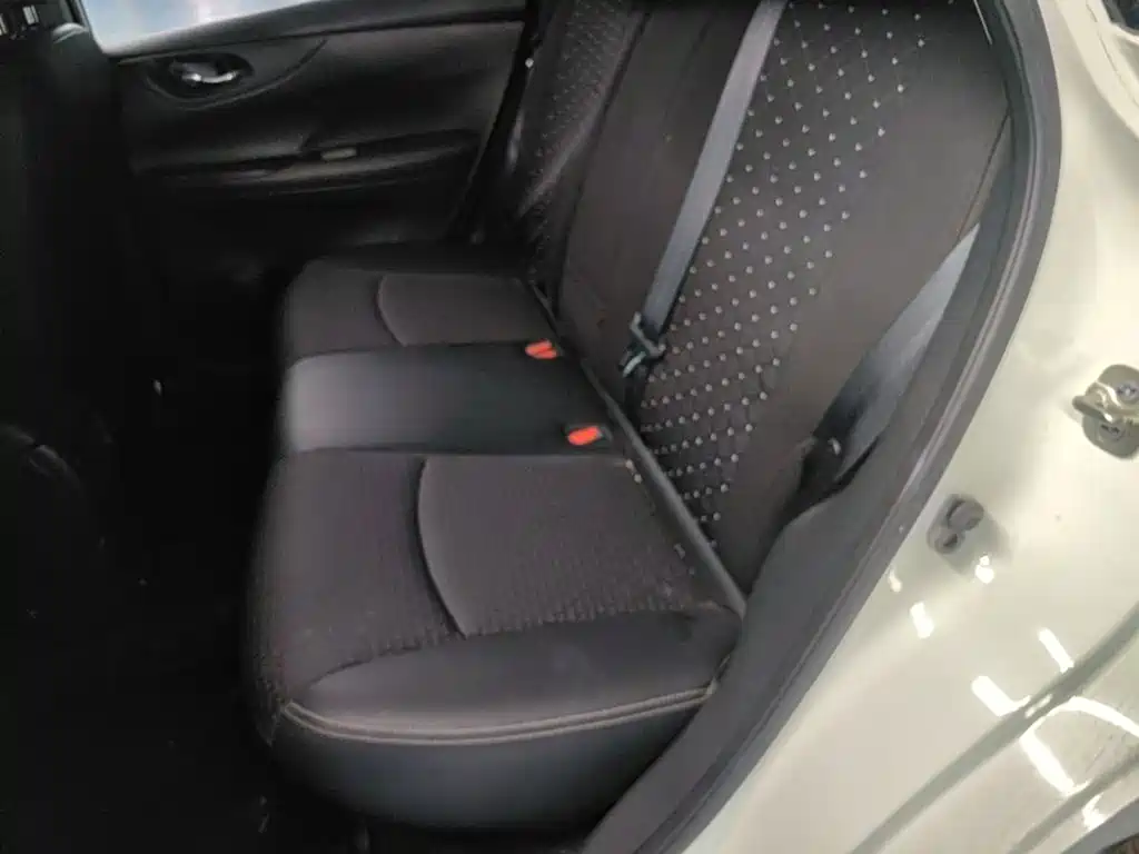 Nissan Tiida — миниатюра 17