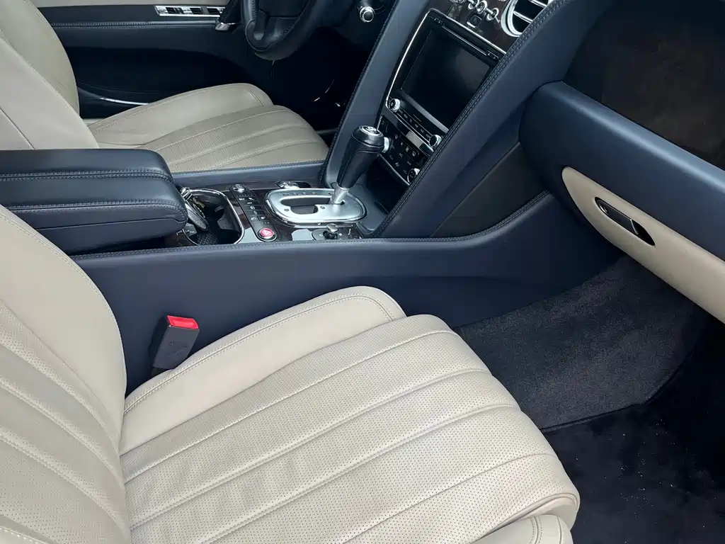 Bentley Flying Spur — миниатюра 24