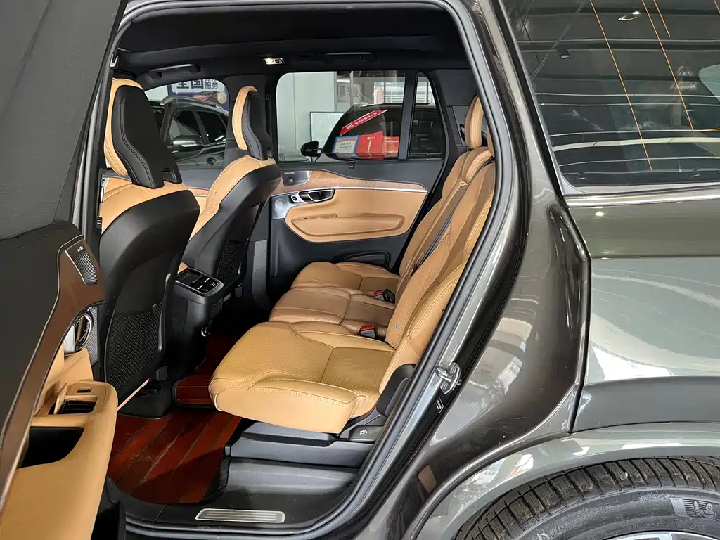 Volvo XC90 — миниатюра 8