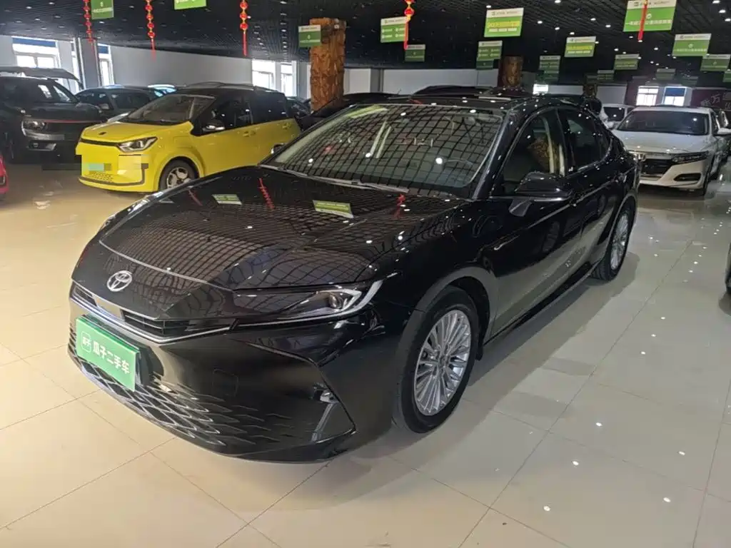 Toyota Camry — миниатюра 2