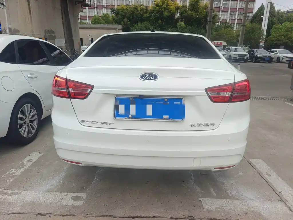 Ford Escort — миниатюра 6