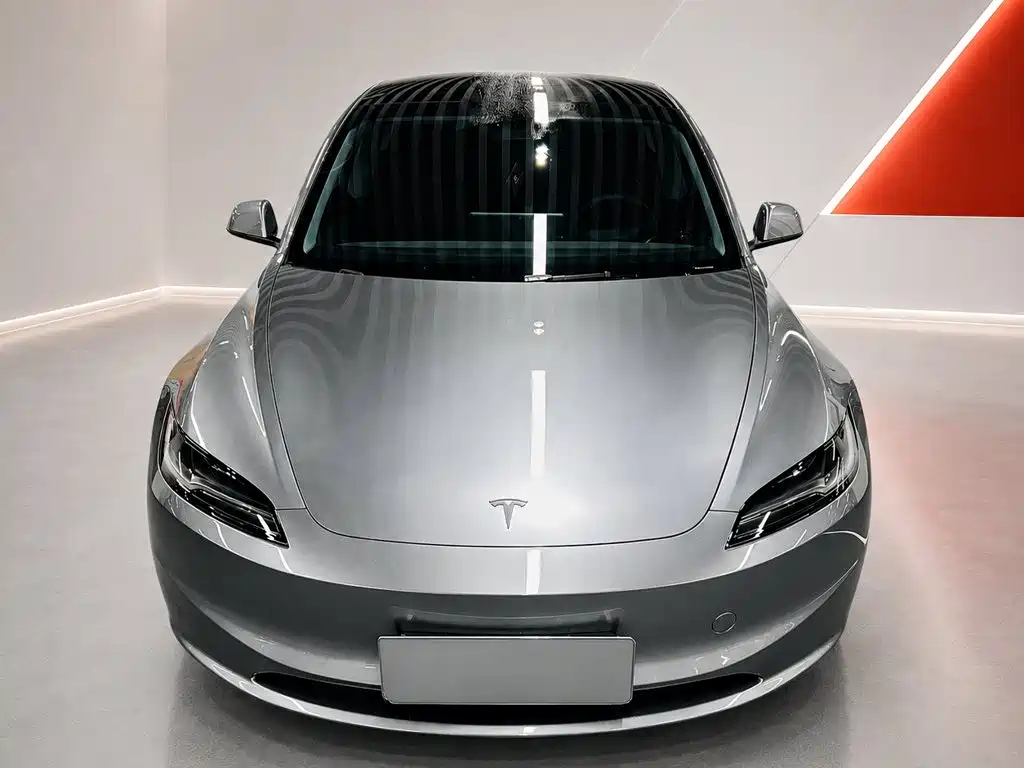 Tesla Model 3 — миниатюра 2