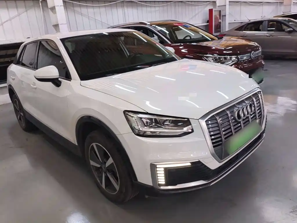 Audi Q2L e-tron — миниатюра 4
