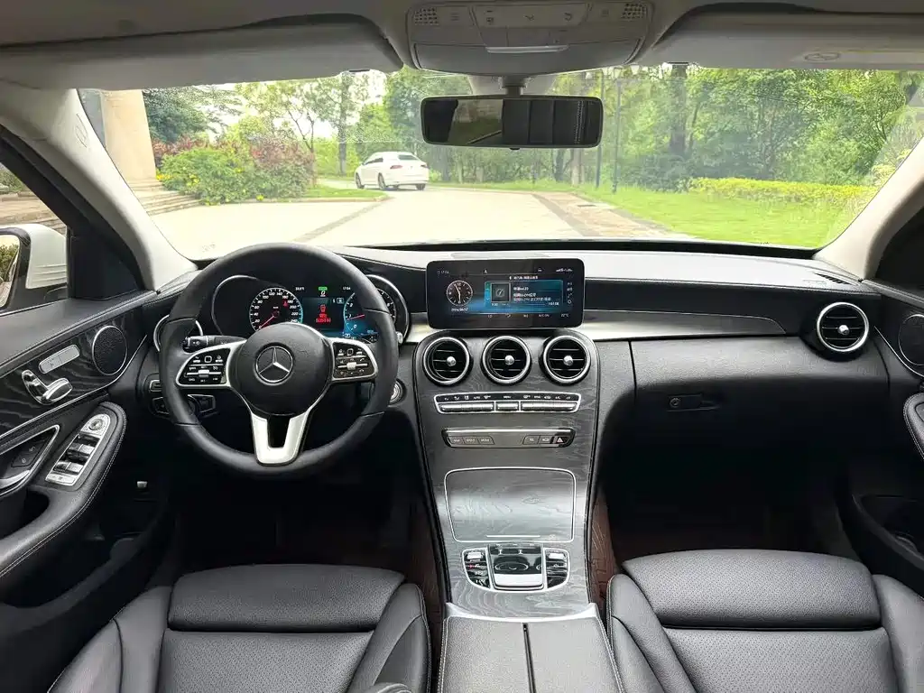 Mercedes-Benz C-Class — миниатюра 9