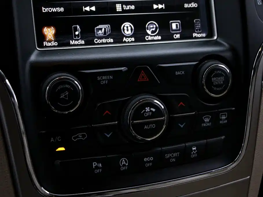 Jeep Grand Cherokee (Import) — миниатюра 9
