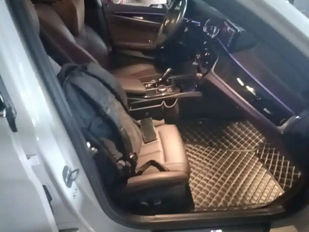 BMW 5 Series — миниатюра 25