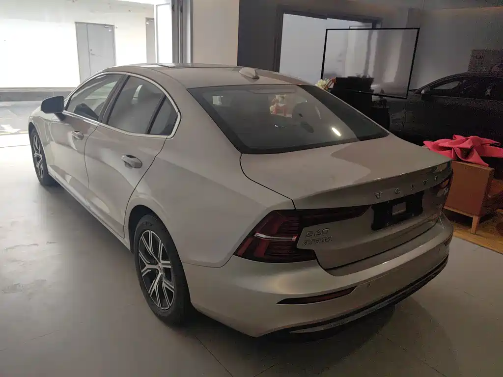 Volvo S60 — миниатюра 13