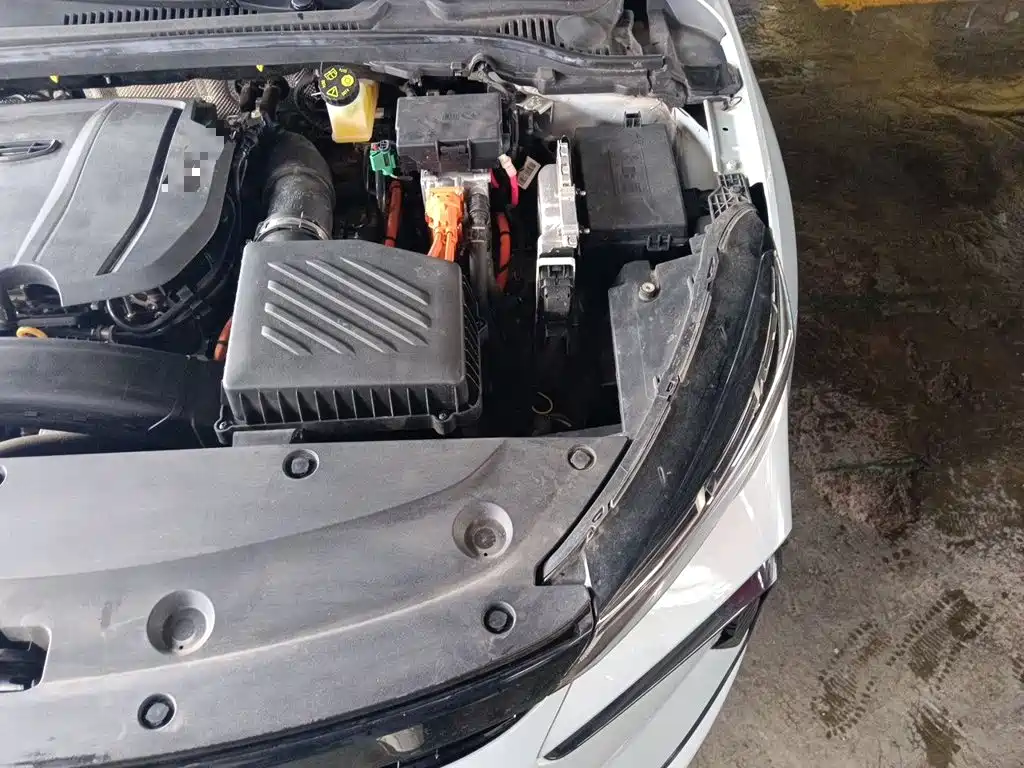 Geely L HiP — миниатюра 24