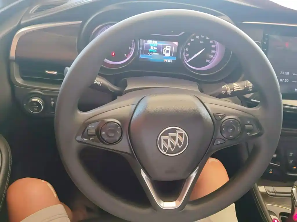 Buick Envision Plus — миниатюра 11