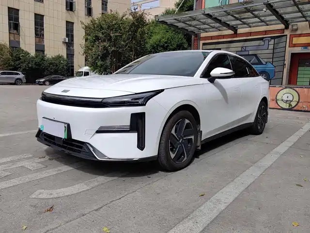 2024 Geely Galaxy L6