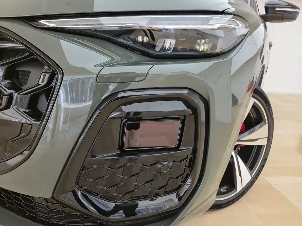 Audi Q5L — миниатюра 25