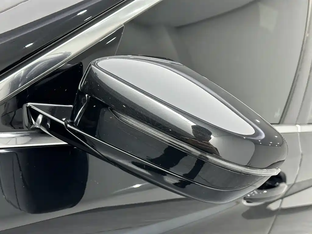 BMW 5 Series — миниатюра 22