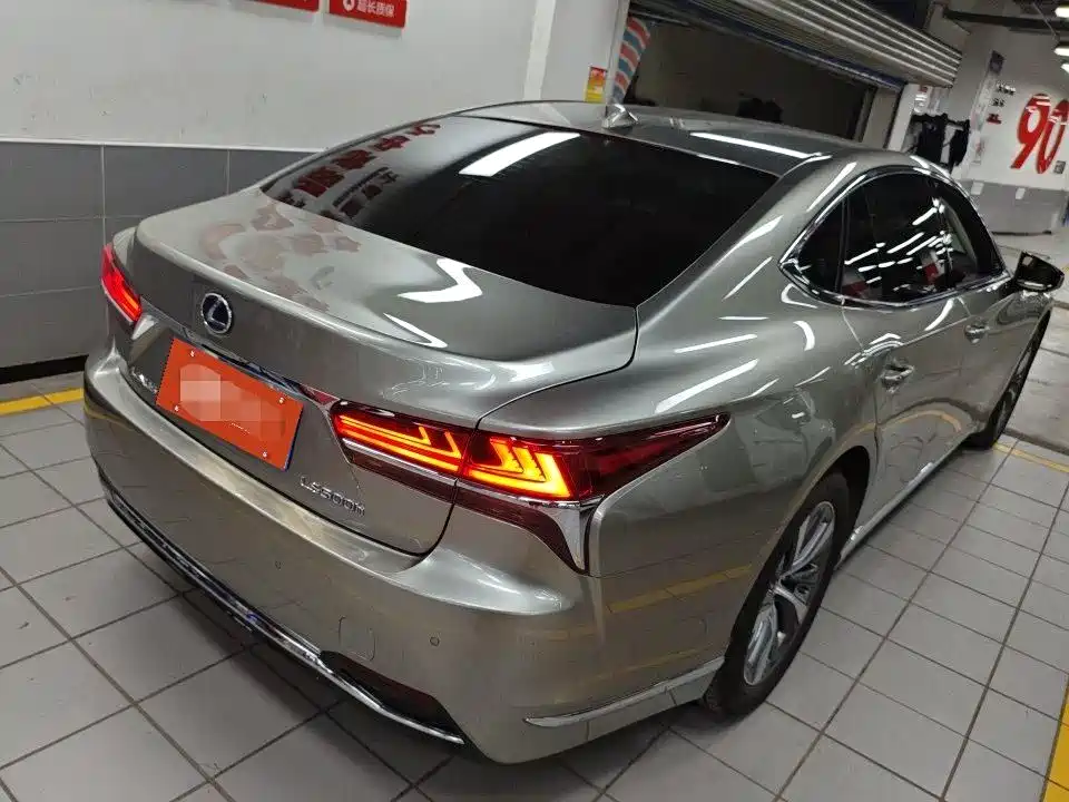 Lexus LS 2020 500h VI