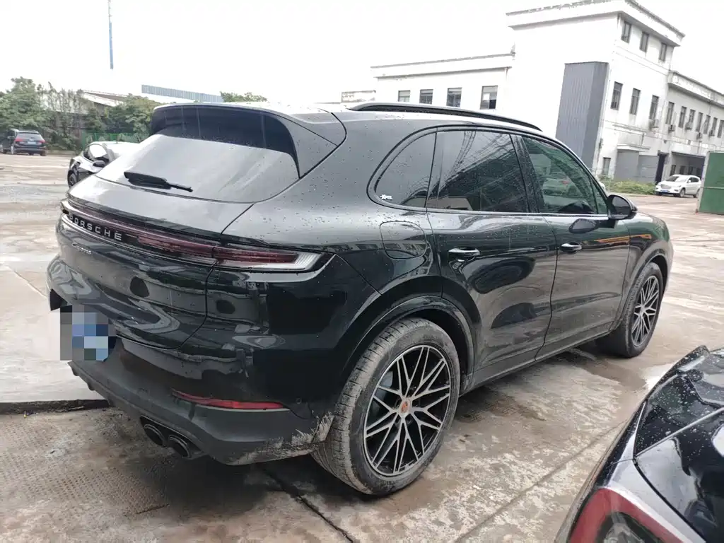 Porsche Cayenne — миниатюра 4
