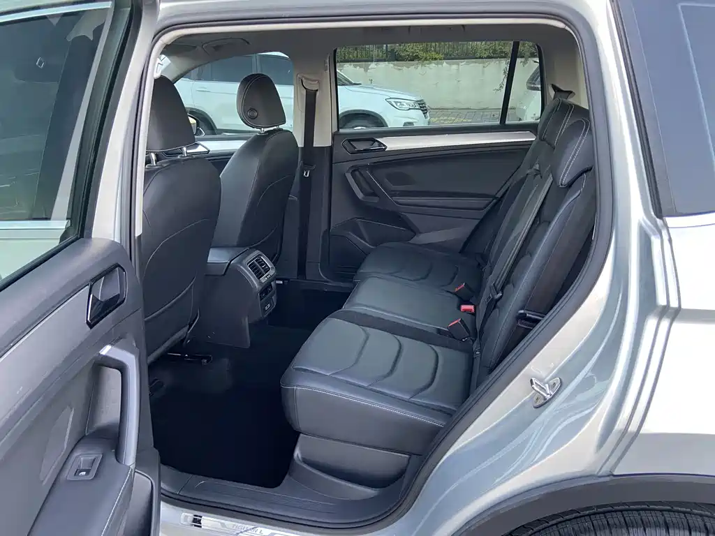 Volkswagen Tiguan L — миниатюра 9