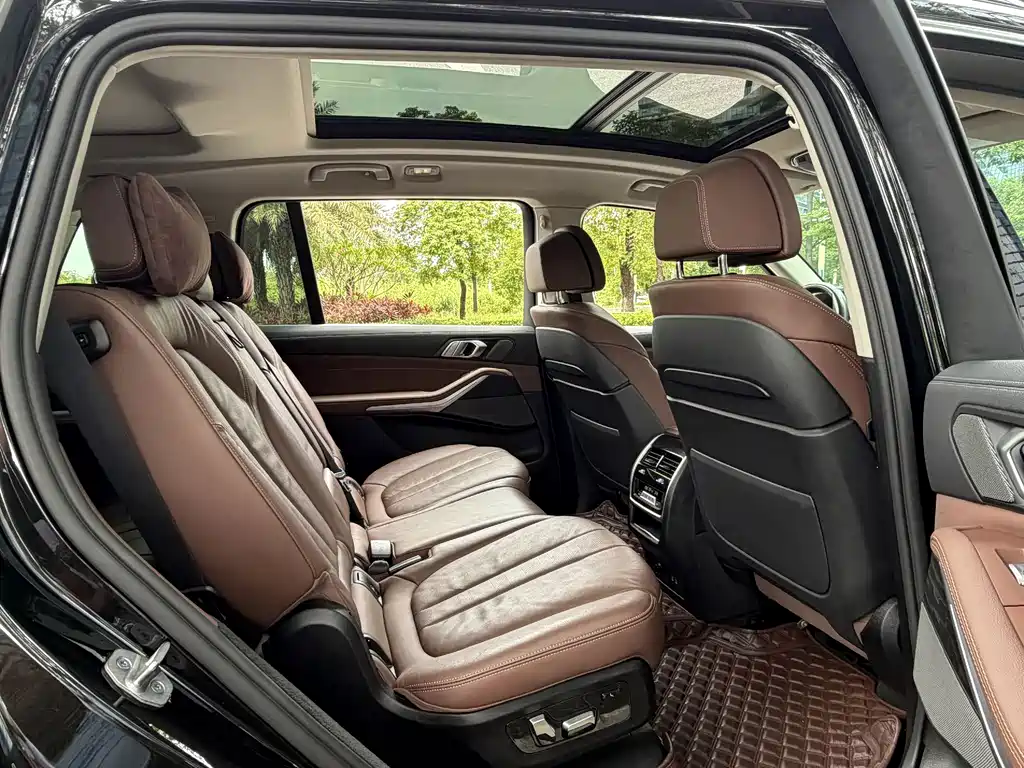 BMW X7 — миниатюра 10