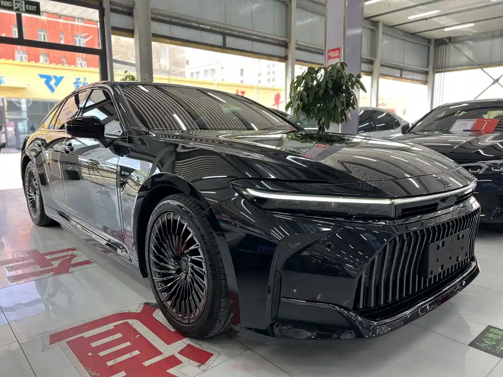 Toyota Crown (Import) — миниатюра 3