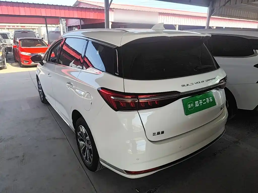 BYD MAX — миниатюра 5