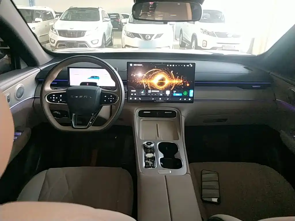 Chery 8 PLUS C-DM 2025 1.5T 116km Luxury 5 мест
