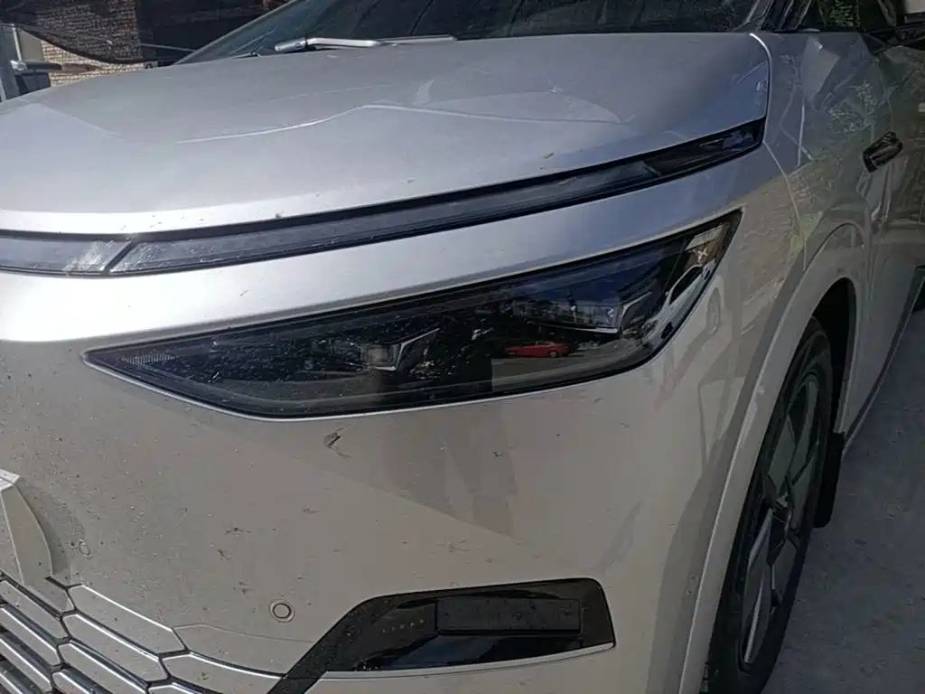 XPeng X9 — миниатюра 24