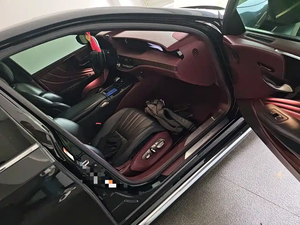 Lexus LS — миниатюра 18
