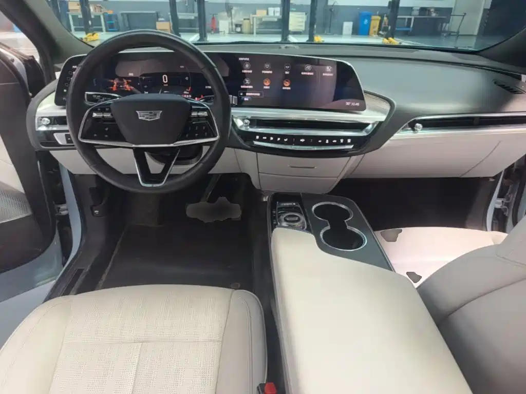 Cadillac Lyriq — миниатюра 10