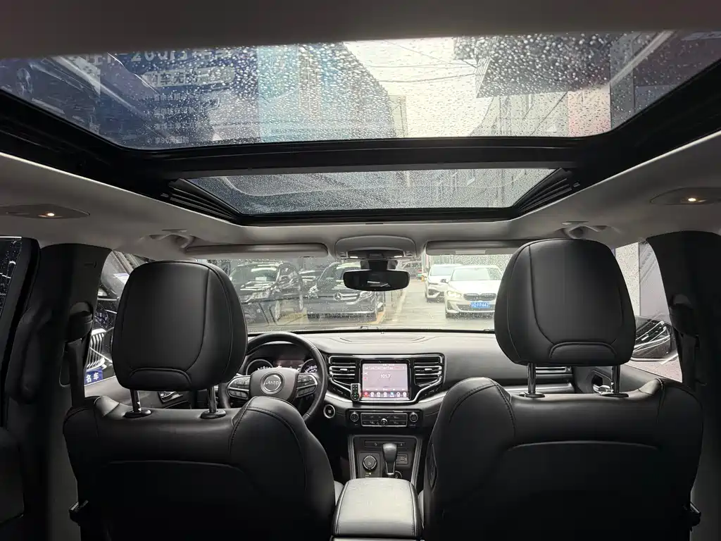 Jeep Commander — миниатюра 16