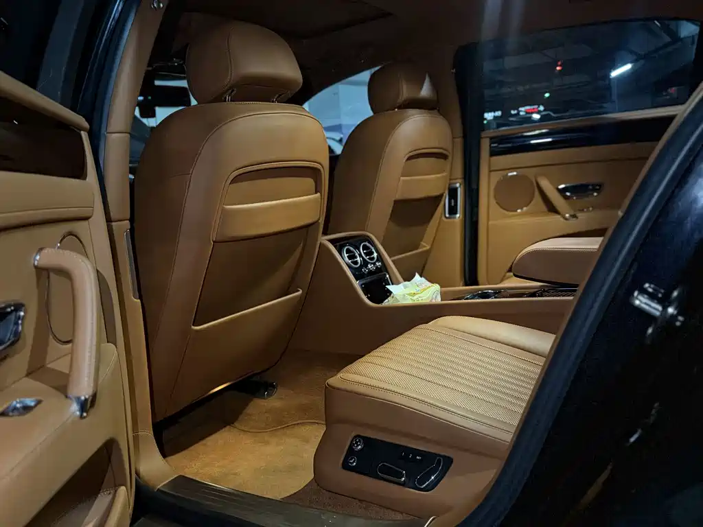 Bentley Flying Spur — миниатюра 9