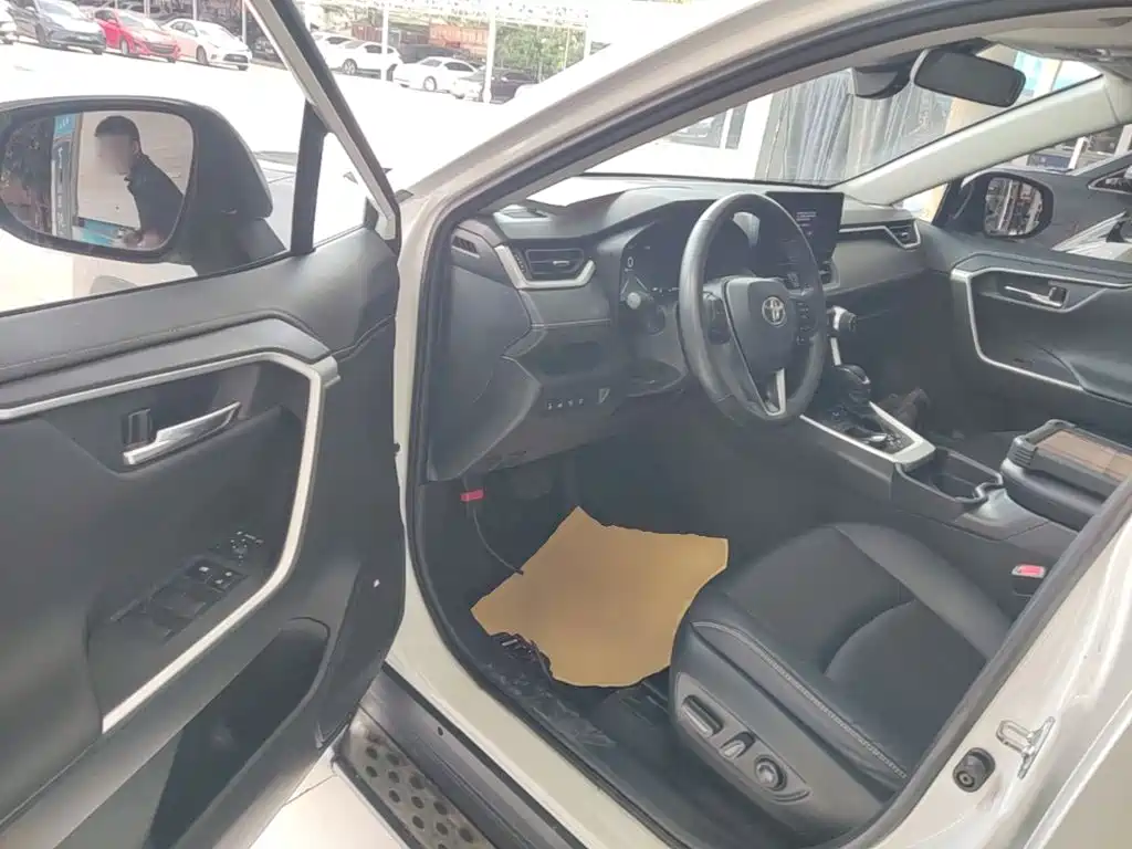Toyota RAV4 — миниатюра 16