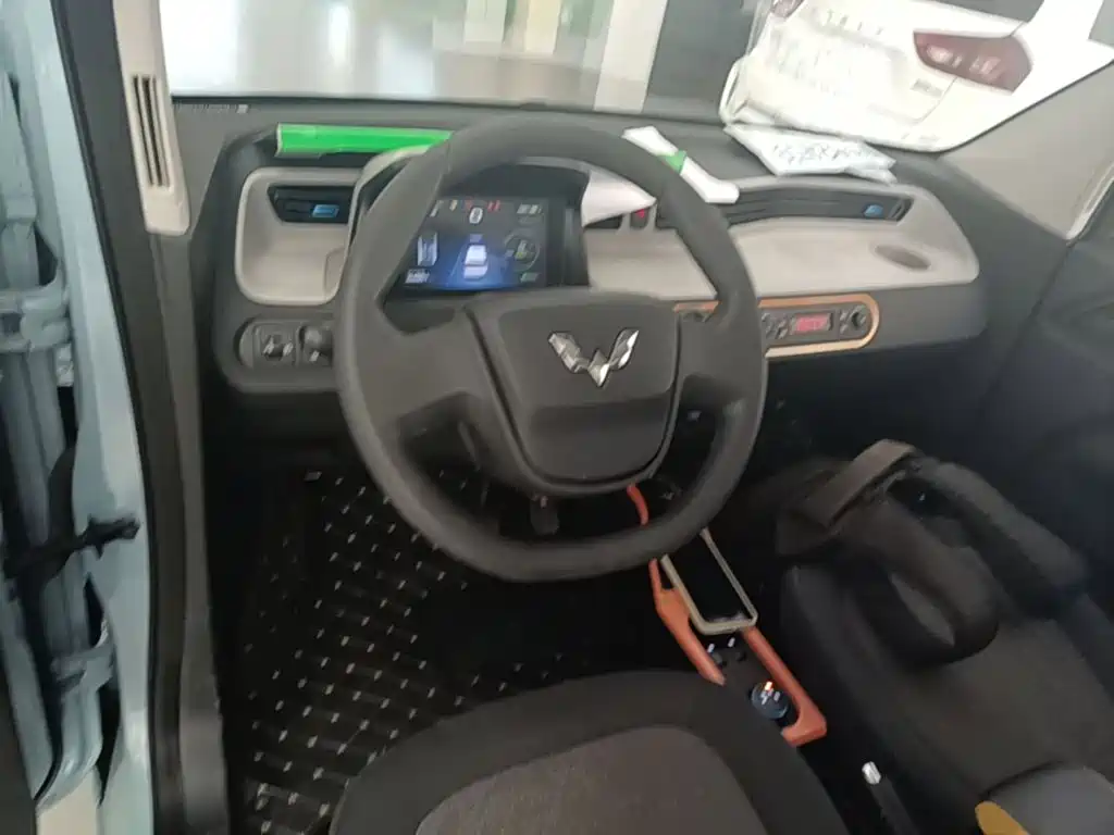 Wuling MINIEV — миниатюра 11