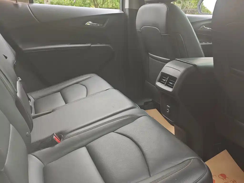 Chevrolet Equinox — миниатюра 7