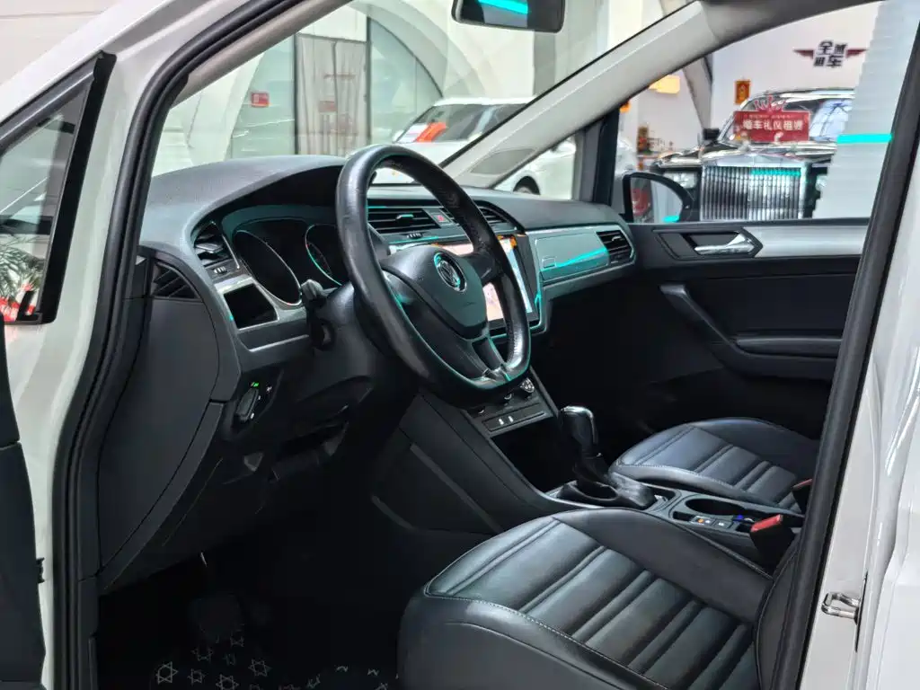 Volkswagen Touran — миниатюра 5