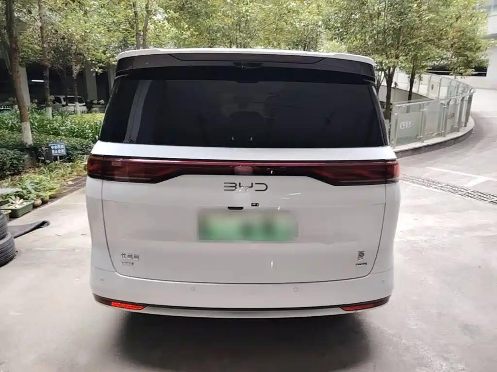 BYD Xia — миниатюра 6