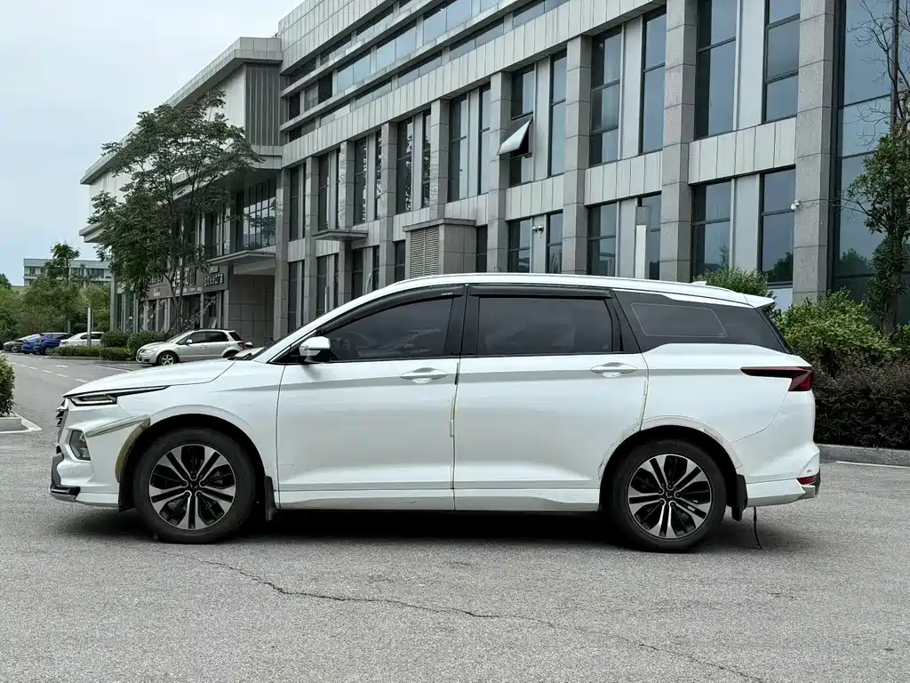 Wuling Victory — миниатюра 5